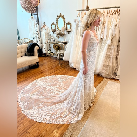 Pronovias DESSAY - Picture 8 of 16